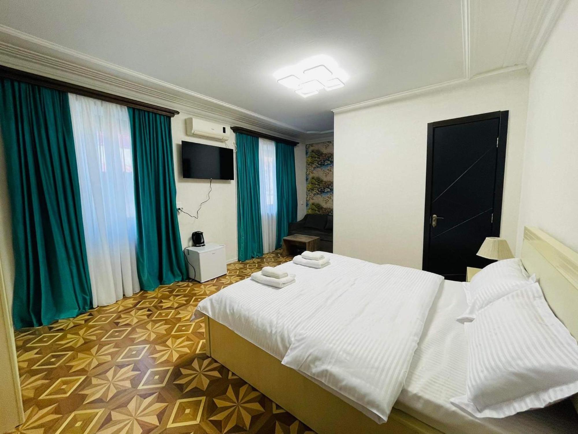 Metekhi View Hotel Tbilisi Exterior photo